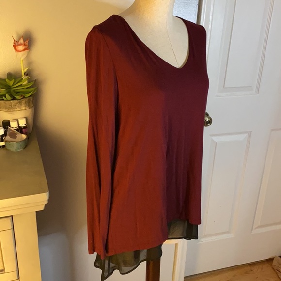Karen Kane long sleeve burgundy tunic type top. - Picture 3 of 7